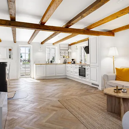 Karmen - 100m From The Sea By Interhome *