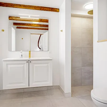 Karmen - 100m From The Sea By Interhome