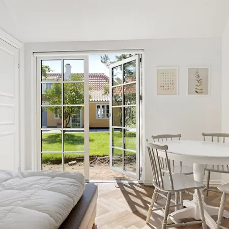 Karmen - 100m From The Sea By Interhome